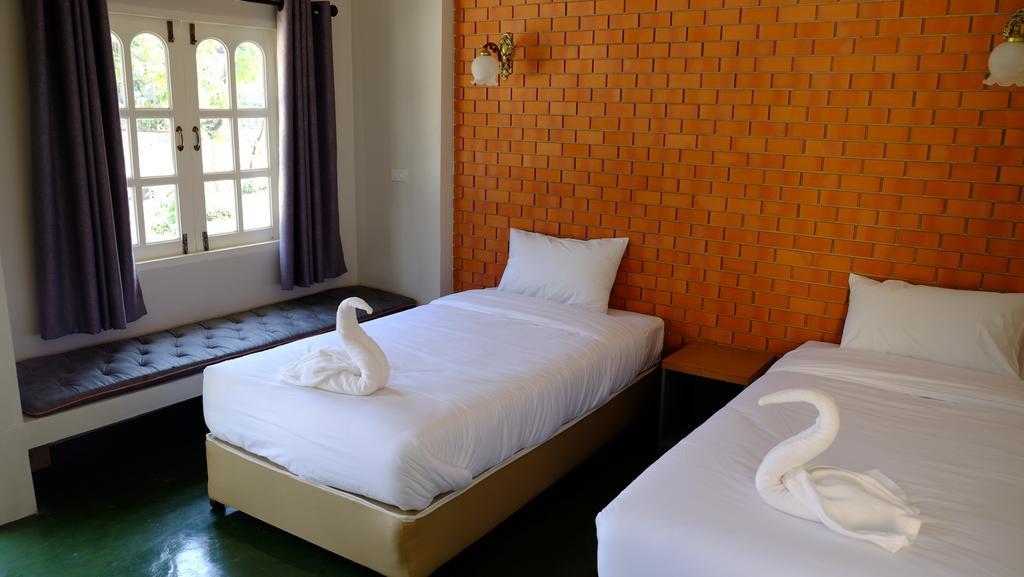 Wangpla Villa Resort Nakhon Sawan Habitación foto