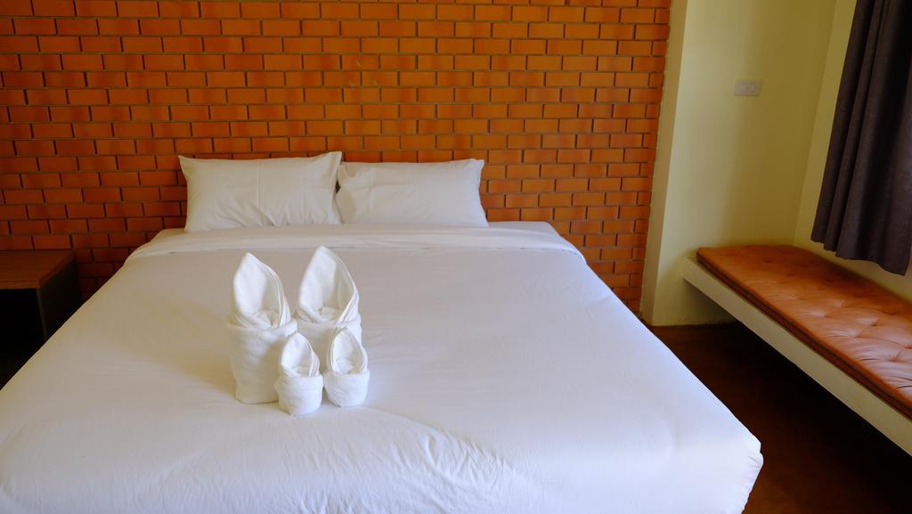 Wangpla Villa Resort Nakhon Sawan Habitación foto